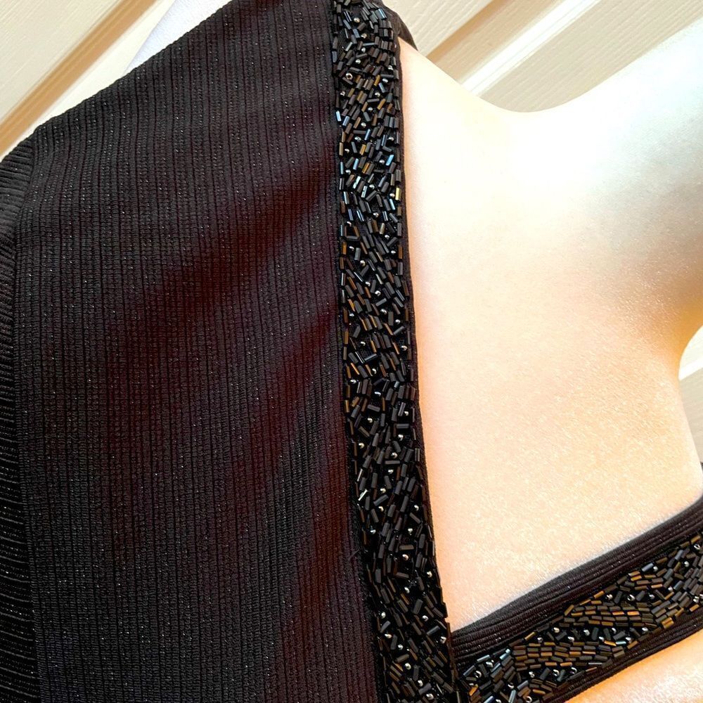 BLACK COCKTAIL DRESS SLEEVELESS WITH BEADED NECKLINE SIZE 6P NWT - Picture 5 of 10